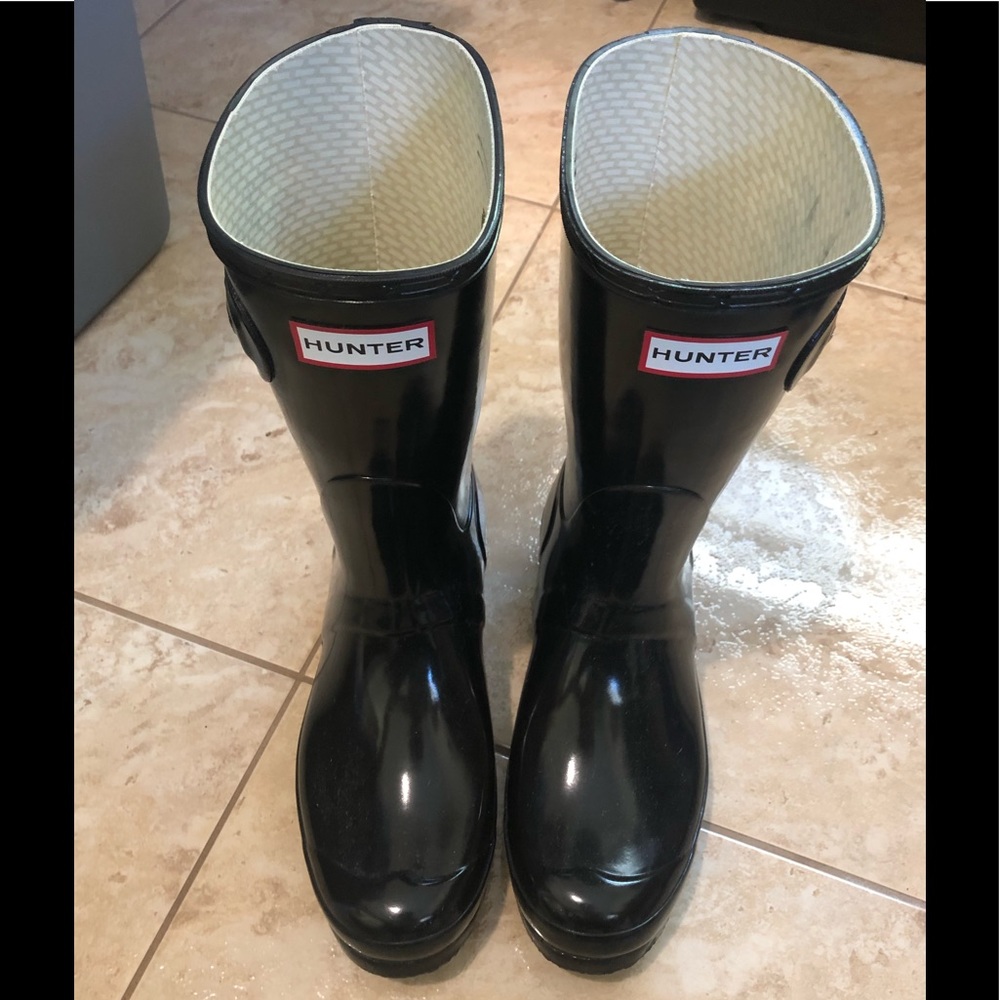 ***LIKE NEW HUNTER BOOTS!!!!